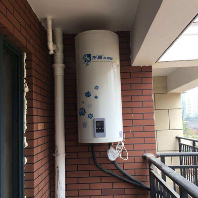 壁に設置された60リットルのスプリット太陽熱熱水給湯器 ソーラーコレクター ウォーターヒートシステム